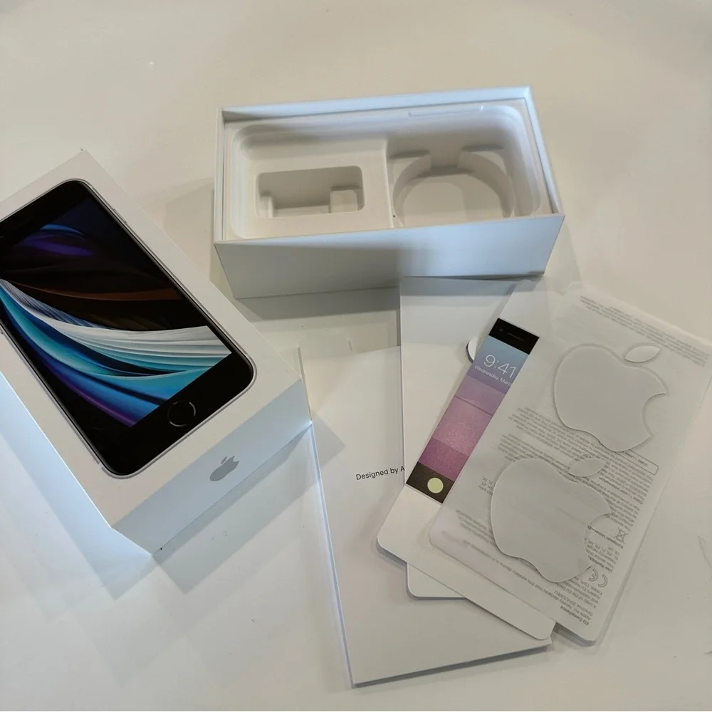 Apple iPhone SE 128GB White Box ONLY